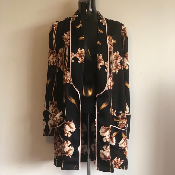 BCBGMaxAzria Robe/Jacket/Dress - Picture 6 of 8